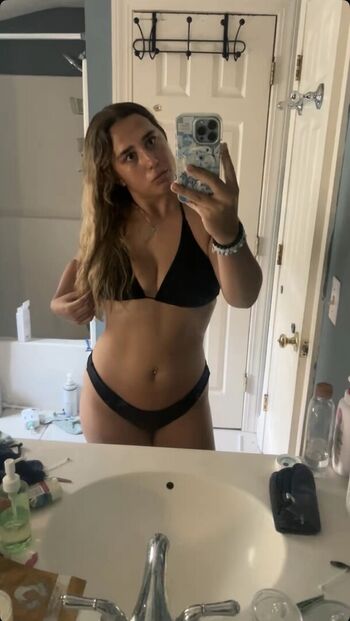 Full leaked Tayloryoung private onlyfans photo