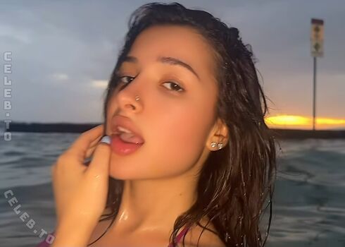 Full leaked Tenderlybae private onlyfans photo
