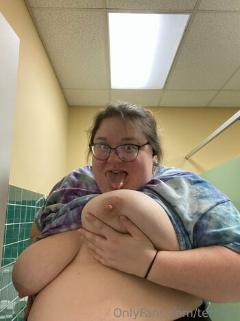 Full leaked Tertaay private onlyfans photo