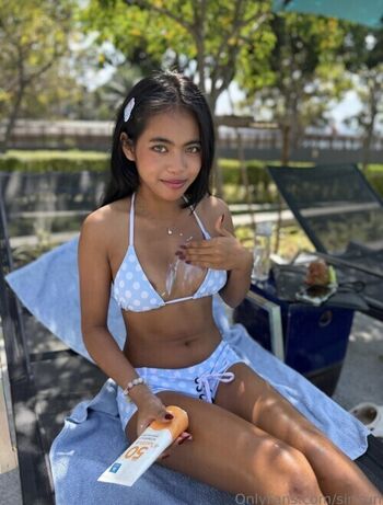 Full leaked Thai girls private onlyfans photo