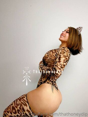 Full leaked Thathoneydip  page private onlyfans photo