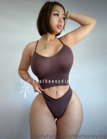Full leaked Thathoneydip  page private onlyfans photo