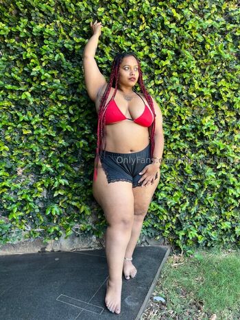Full leaked Thatmalluchic private onlyfans photo