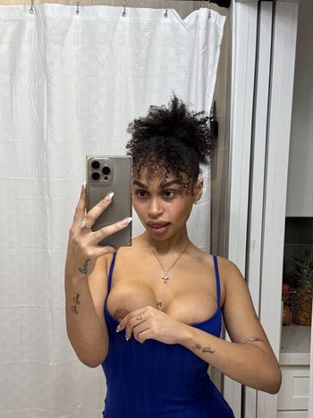 Full leaked Thatsomonie private onlyfans photo