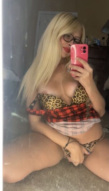 Full leaked Thecamarogirl private onlyfans photo