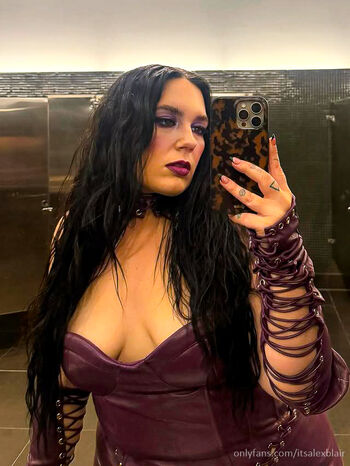 Full leaked Thecurvyfoxx private onlyfans photo