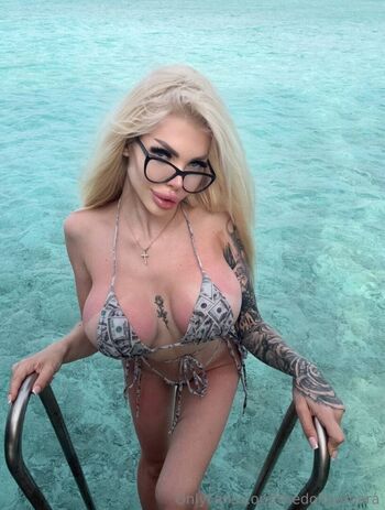 Full leaked Thedollbarbara private onlyfans photo