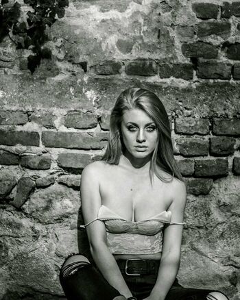 Full leaked Thegoldengirl private onlyfans photo