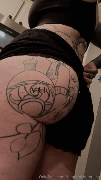 Full leaked Thegothicdumpling private onlyfans photo