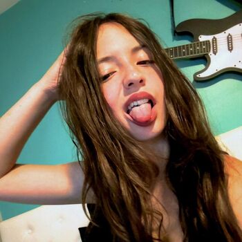 Full leaked Thehoneybeee private onlyfans photo