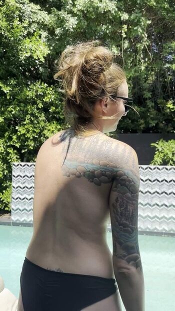 Full leaked Theoilersgirlkait private onlyfans photo