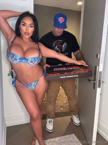 Full leaked Theonlykiaramiaxxx private onlyfans photo