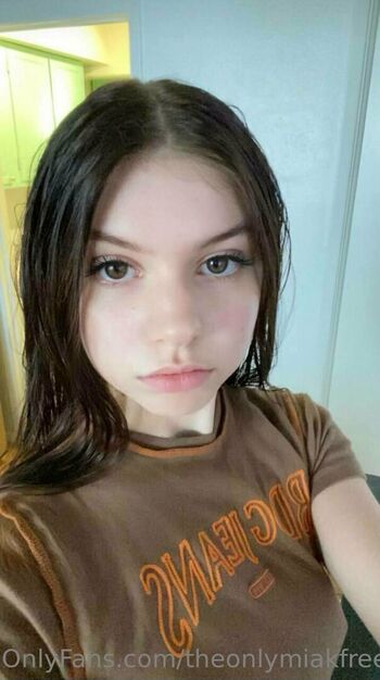Full leaked Theonlymiakfree private onlyfans photo