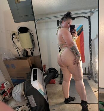 Full leaked Thequirkypwrlftr private onlyfans photo