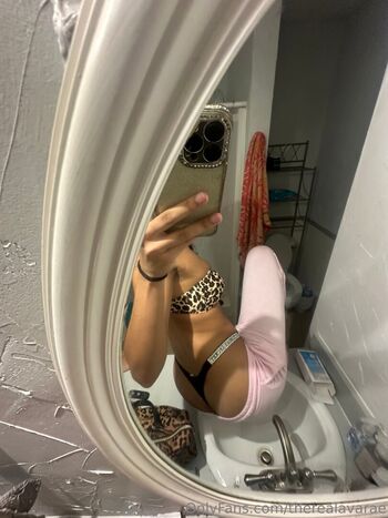 Full leaked Therealavarae private onlyfans photo