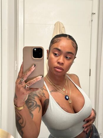 Full leaked Therealbombshell mint private onlyfans photo