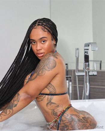 Full leaked Therealbombshell mint private onlyfans photo