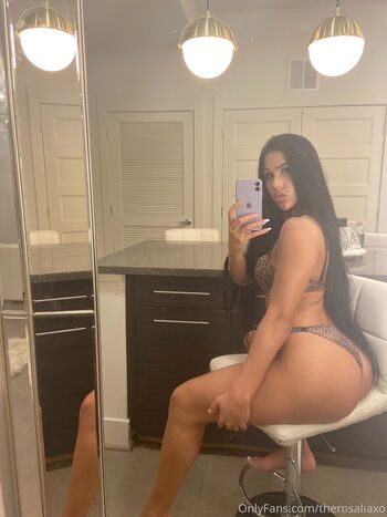 Full leaked Therosaliaxo private onlyfans photo