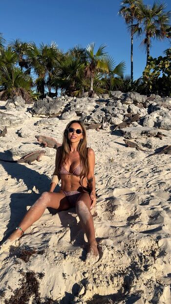 Full leaked Thesassyone private onlyfans photo