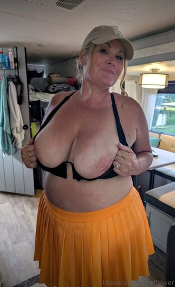 Full leaked Thesecupsrunnethover private onlyfans photo