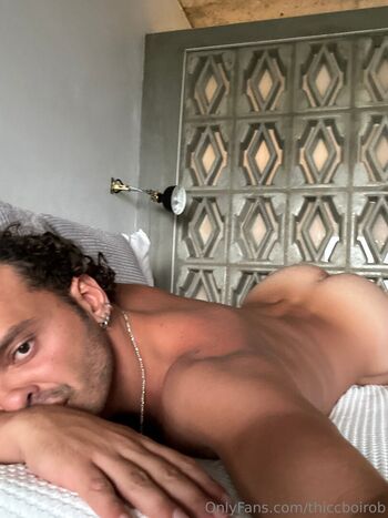 Full leaked Thiccboirob private onlyfans photo