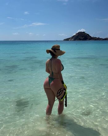 Full leaked Thick asian women page private onlyfans photo