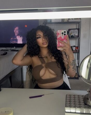 Full leaked Thick baddie oxashhley private onlyfans photo