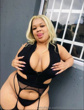 Full leaked Thickass barbie private onlyfans photo