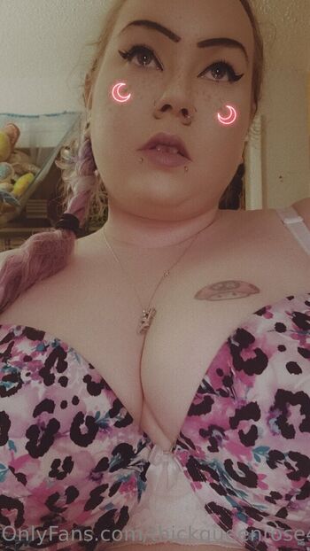 Full leaked Thickqueenrose private onlyfans photo