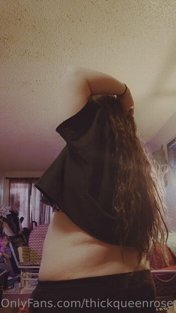 Full leaked Thickqueenrose private onlyfans photo