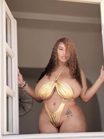 Full leaked Thickyonce private onlyfans photo