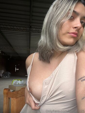 Full leaked Tiaraalvez private onlyfans photo