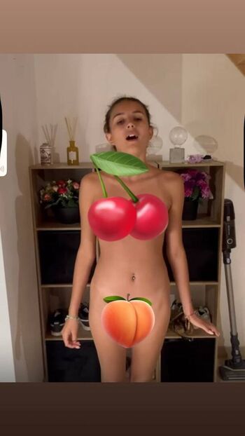 Full leaked Tictac private onlyfans photo