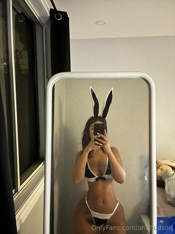 Full leaked Tikibangbang private onlyfans photo