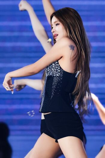 Full leaked Tiny pretty j page private onlyfans photo