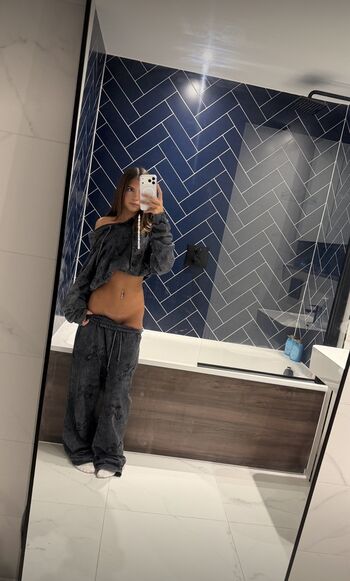 Full leaked Tinyells private onlyfans photo