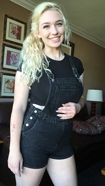 Full leaked Tinysadrose private onlyfans photo