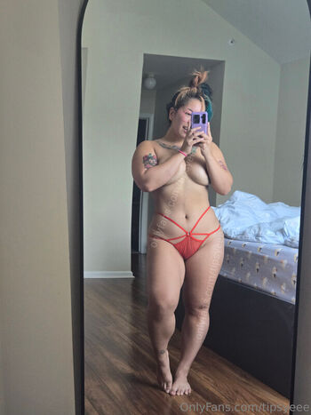 Full leaked Tipsyeee  page private onlyfans photo