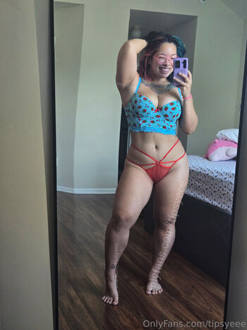 Full leaked Tipsyeee private onlyfans photo