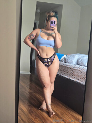 Full leaked Tipsyeee private onlyfans photo