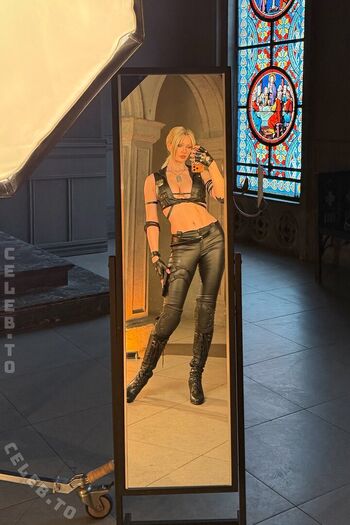 Full leaked Tniwecosplay private onlyfans photo