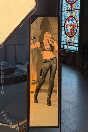 Full leaked Tniwecosplay private onlyfans photo