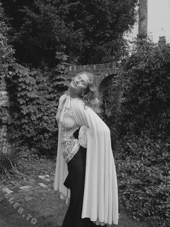 Full leaked Toni garrn page private onlyfans photo