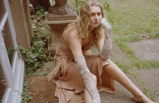 Full leaked Toni garrn page private onlyfans photo