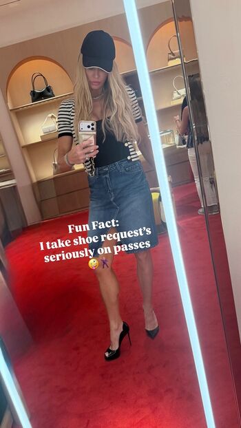 Full leaked Torrie wilson private onlyfans photo