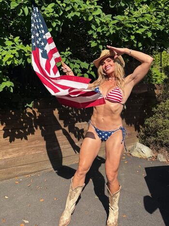 Full leaked Torrie wilson private onlyfans photo
