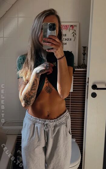 Full leaked Toy girl private onlyfans photo
