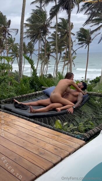 Full leaked Travellara page private onlyfans photo