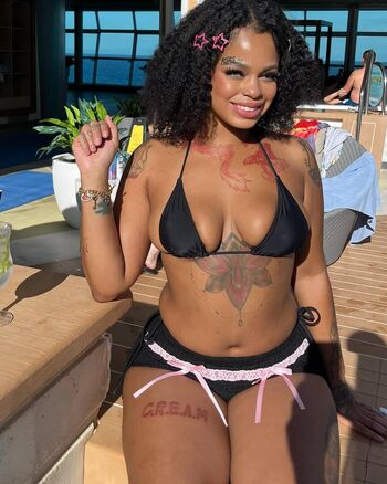 Full leaked Treasurebby page private onlyfans photo