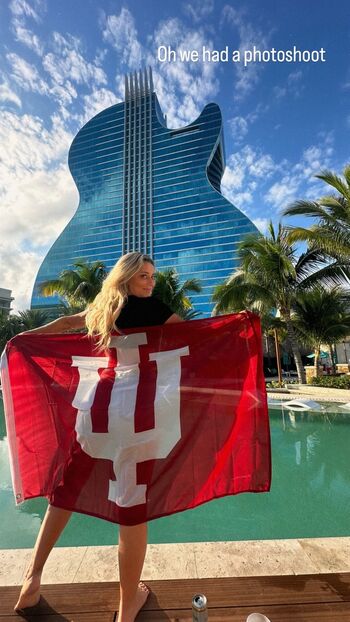 Full leaked Tricia whitaker page private onlyfans photo